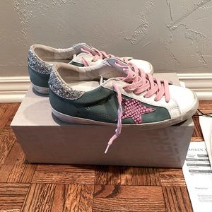 Authentic Golden Goose Super Star size 35